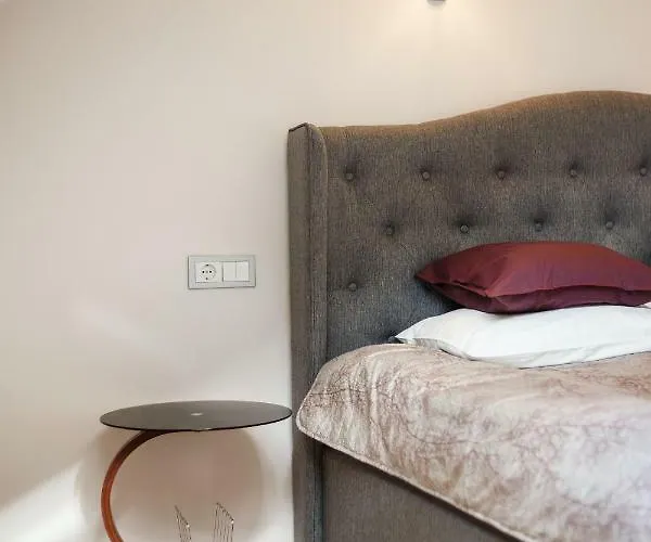 #stayhere 3bdr Modern & Stylish - Heart Of Old Town By Houseys Apartman